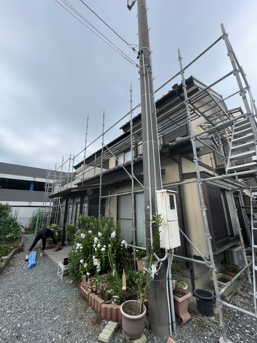 浜松市中央区高丘東 足場の追加組み上げの様子1