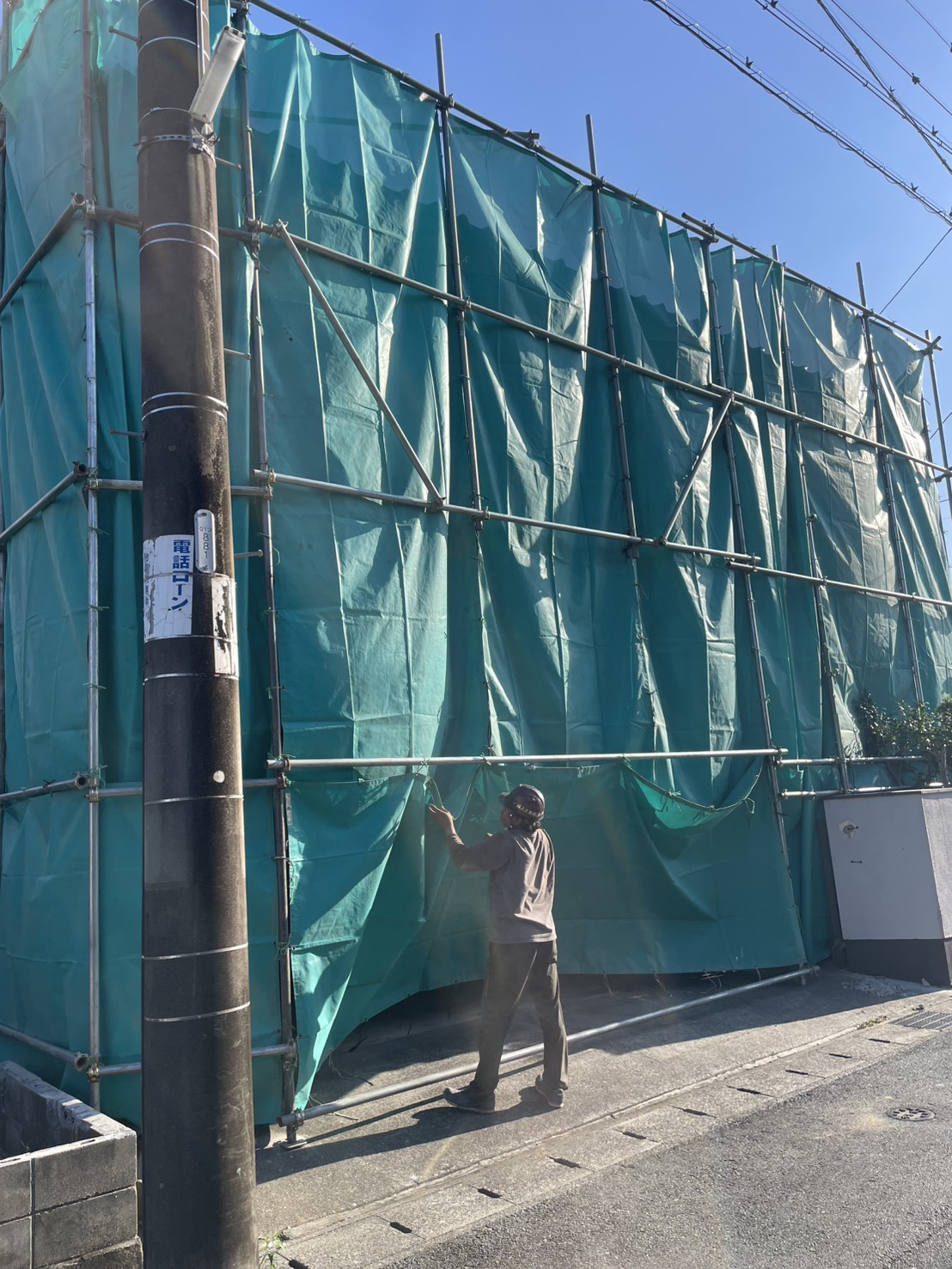 浜松市中央区蜆塚 メッシュシート設置工事の様子2